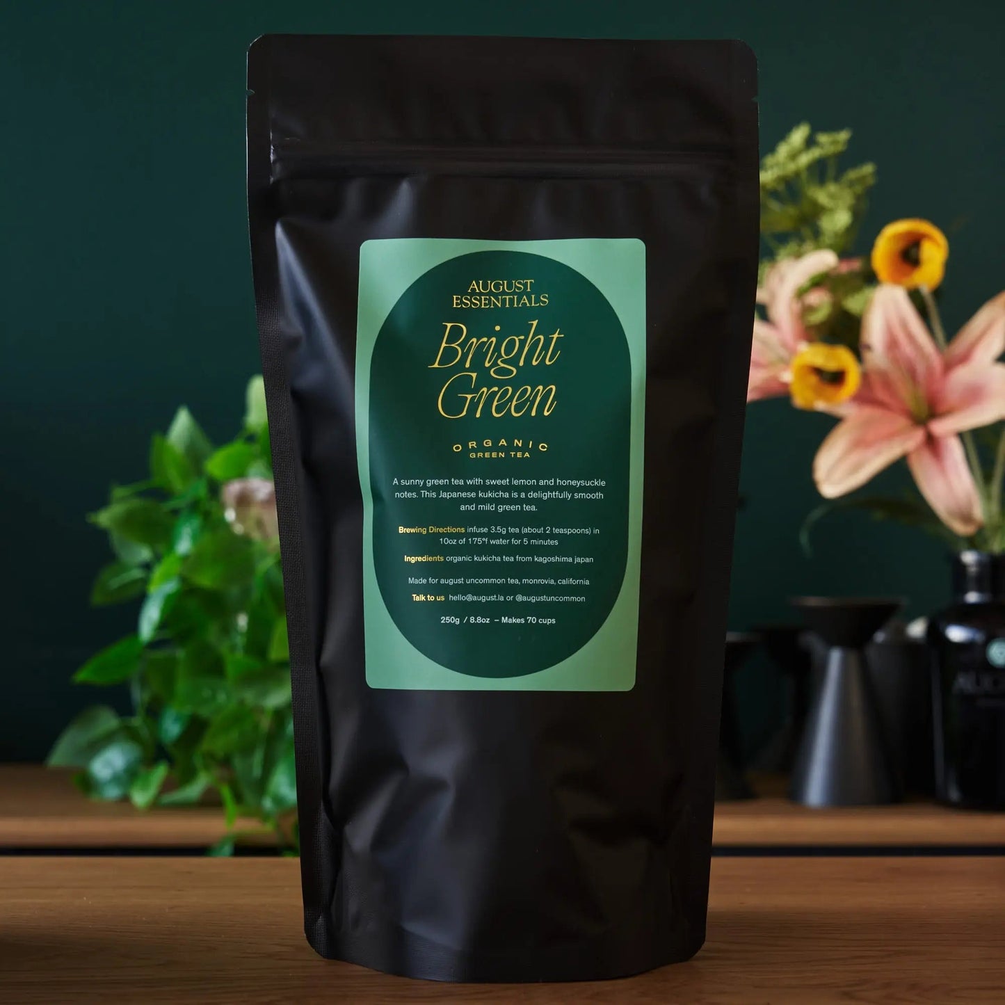 August Essentials Bright Green organic tea pouch, black