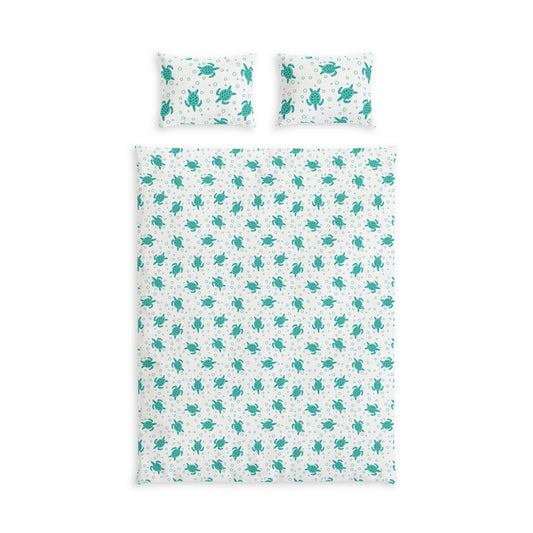 Kids bed set with teal sea turtle pattern on white, two pillowcases included