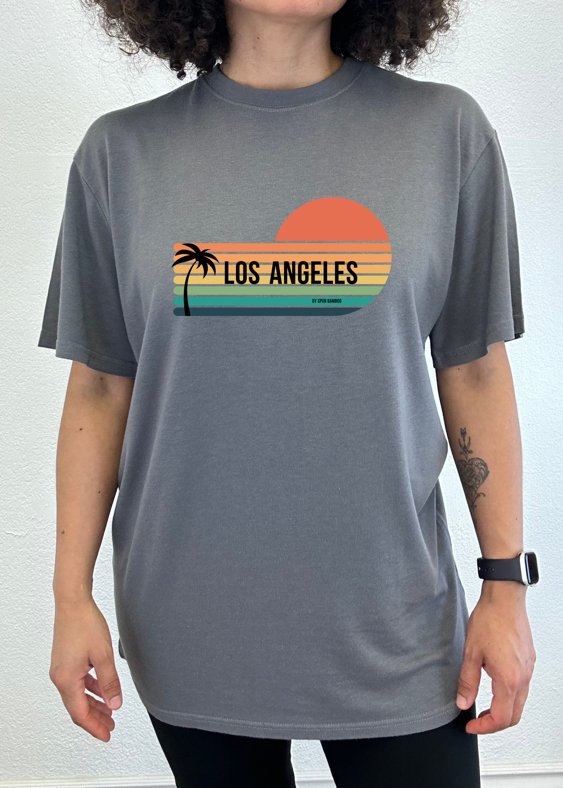 Unisex short-sleeve graphic T-shirt in gray with Los Angeles sunset palm print
