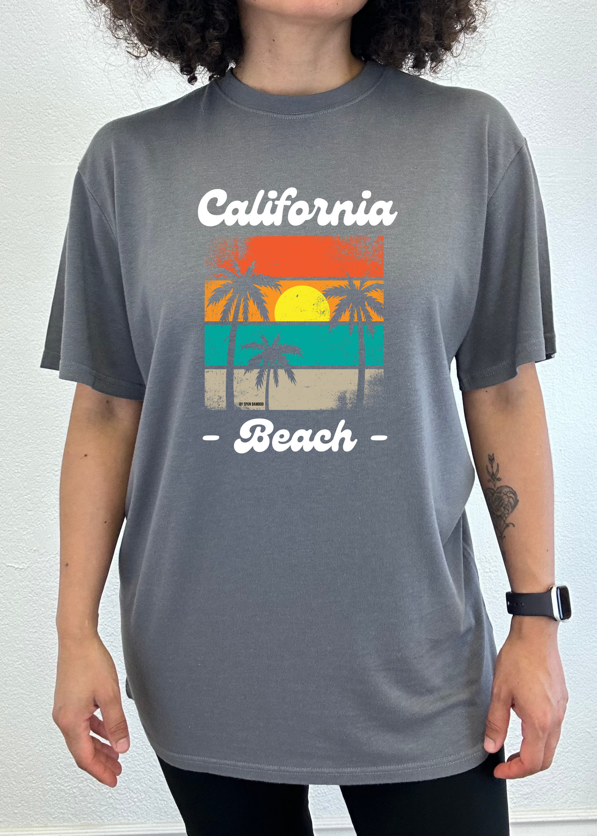 Unisex short-sleeve graphic T-shirt, gray with California Beach front print