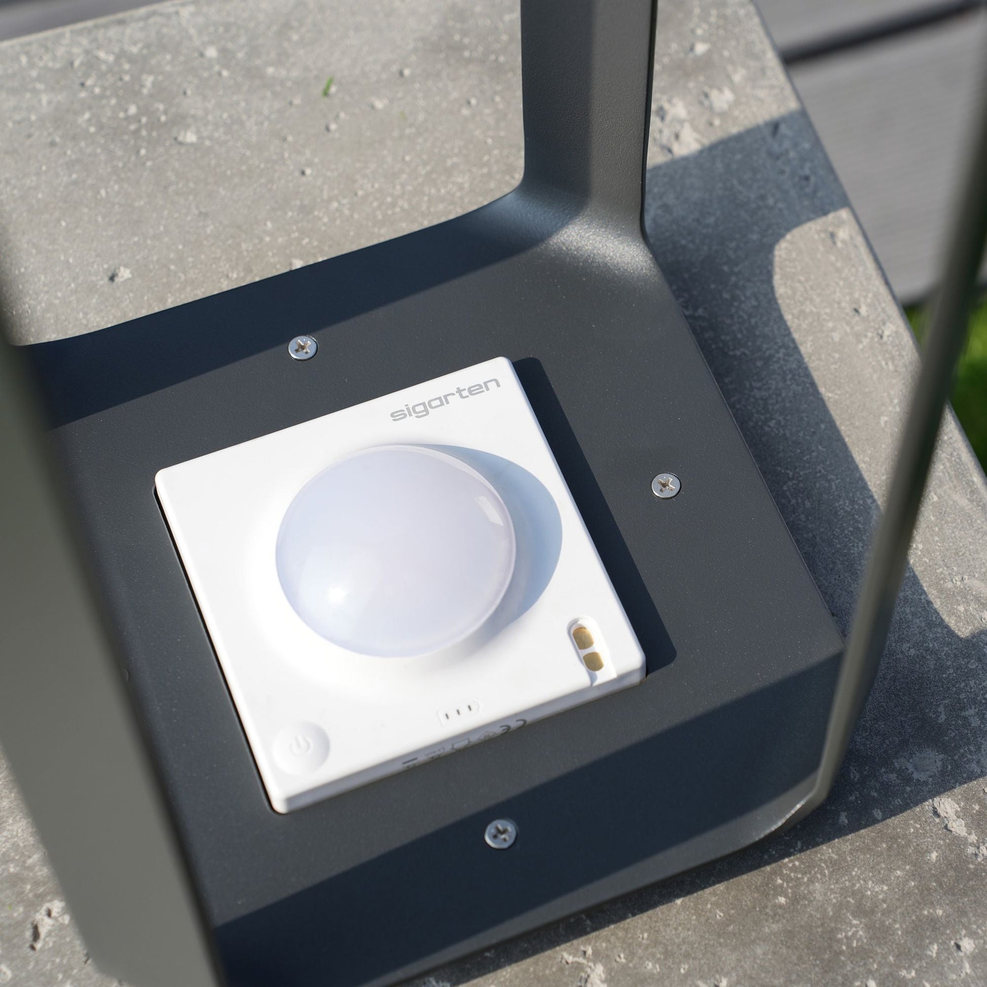 16.81"/12.01"H Outdoor lighting Aluminum Solar LED Lantern with Teak, USB Charging - Renee Lane Company