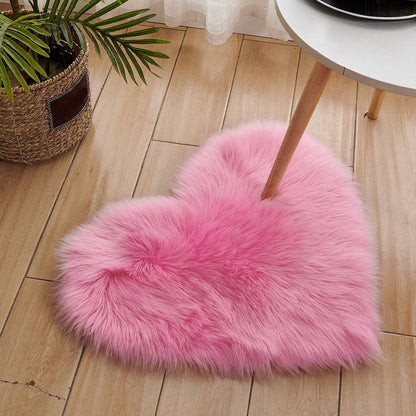 1pc Heart Shaped Area Rug, Plush Faux-Fur Carpet For Living Room & Bedroom, Home Decor Valentine's Day Decor 19.6in*23.6in/50cm*60cm - Renee Lane Company