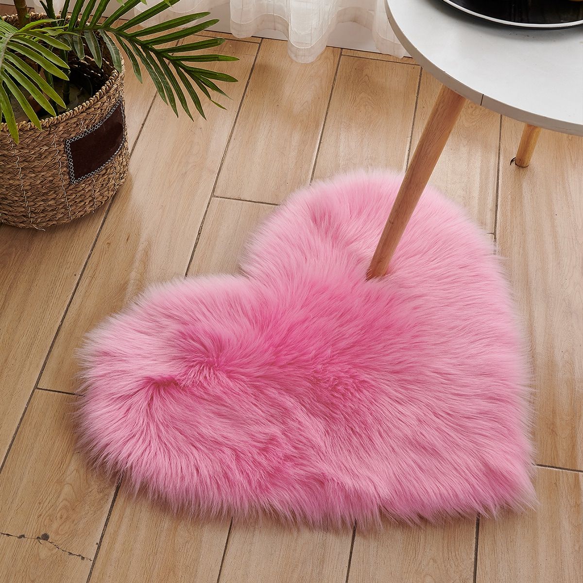 1pc Heart Shaped Area Rug, Plush Faux-Fur Carpet For Living Room & Bedroom, Home Decor Valentine's Day Decor 19.6in*23.6in/50cm*60cm - Renee Lane Company