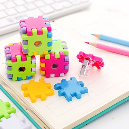 2pcs New Creative Building Blocks Children's Pencil Sharpener Manual Circle Pencil Sharpener Cartoon Rubik's Cube Elementary School Students Use Children's Manual Pencil Sharpener Stationery - Renee Lane Company
