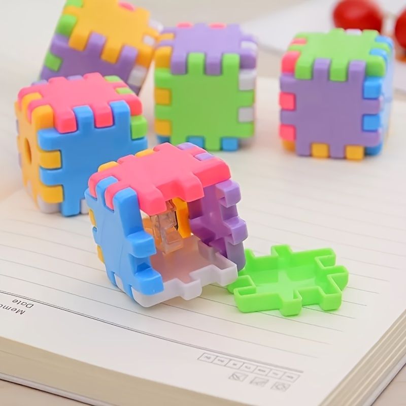 2pcs New Creative Building Blocks Children's Pencil Sharpener Manual Circle Pencil Sharpener Cartoon Rubik's Cube Elementary School Students Use Children's Manual Pencil Sharpener Stationery - Renee Lane Company