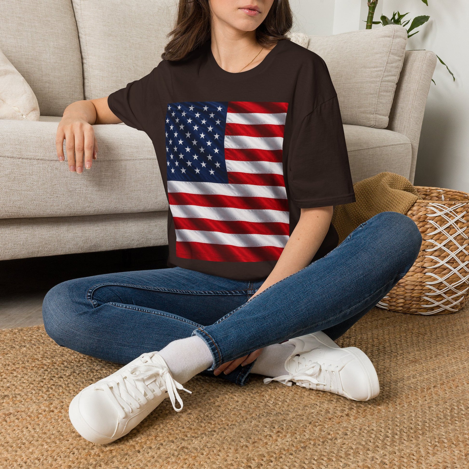 Dark graphic T-shirt with American flag print on the front, crew neck, short sleeves