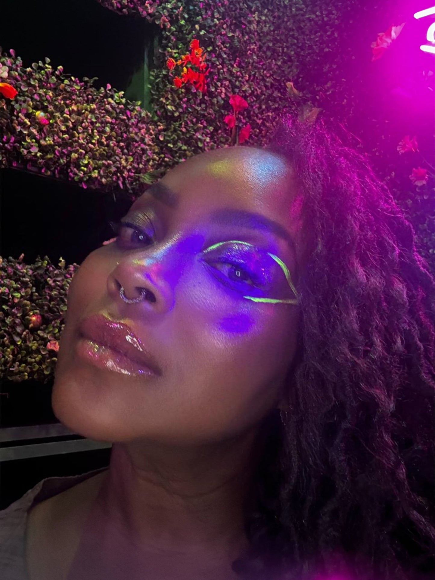 Ashunta Sheriff Beauty UV Glow Vegan Liner Pen - Renee Lane Company