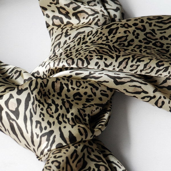 Silky scarf with leopard-and-zebra print, beige and dark, knotted bow