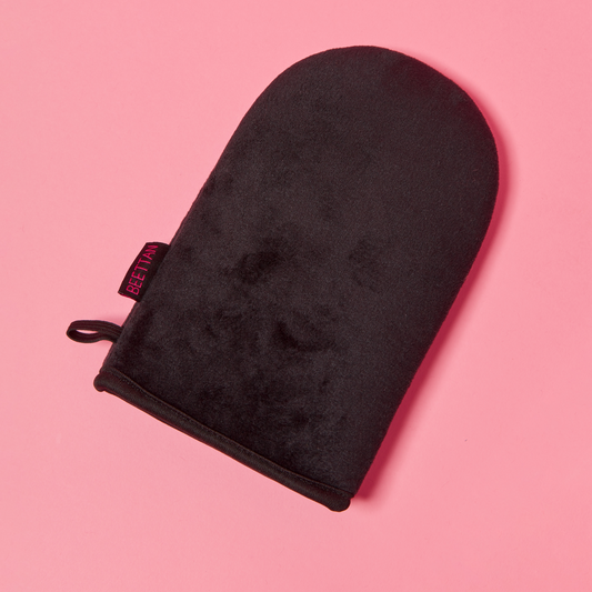 Deluxe mitt in dark fabric with curved cuff and thumb opening