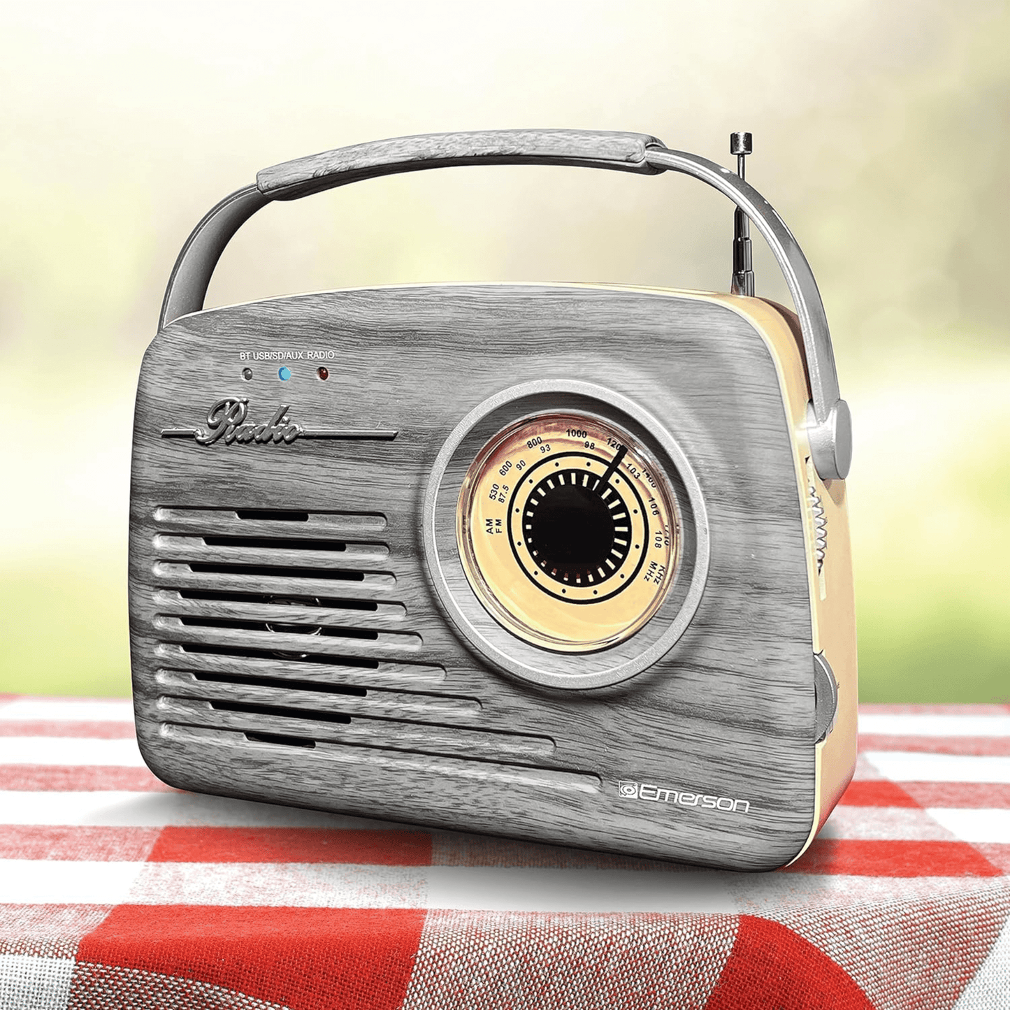 Emerson Portable Retro Radio with Built-In Rechargeable Battery - Renee Lane Company