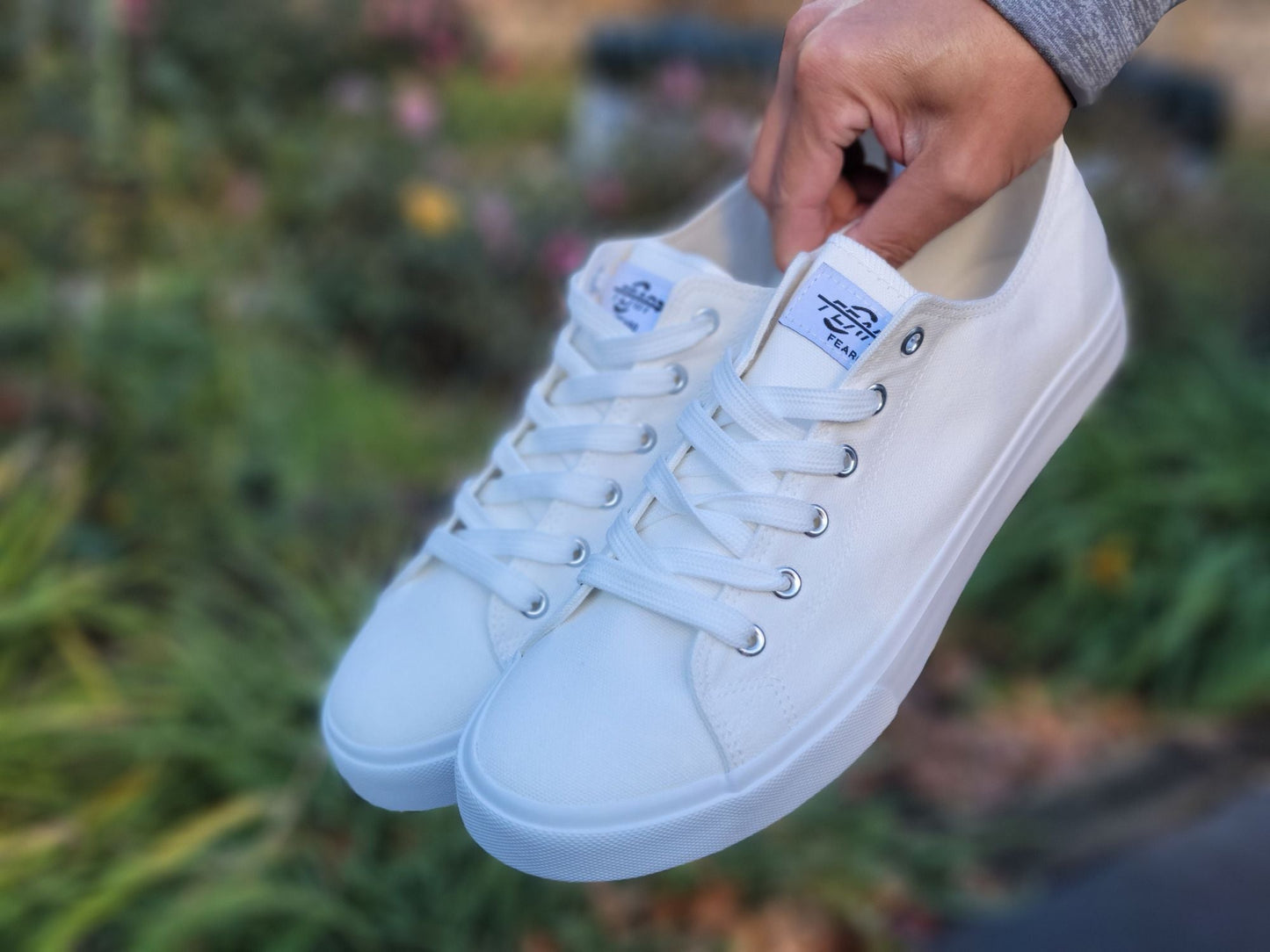 Fear0 NJ Unisex Retro Minimal All White Skateboard Sneaker Canvas Shoes - Renee Lane Company