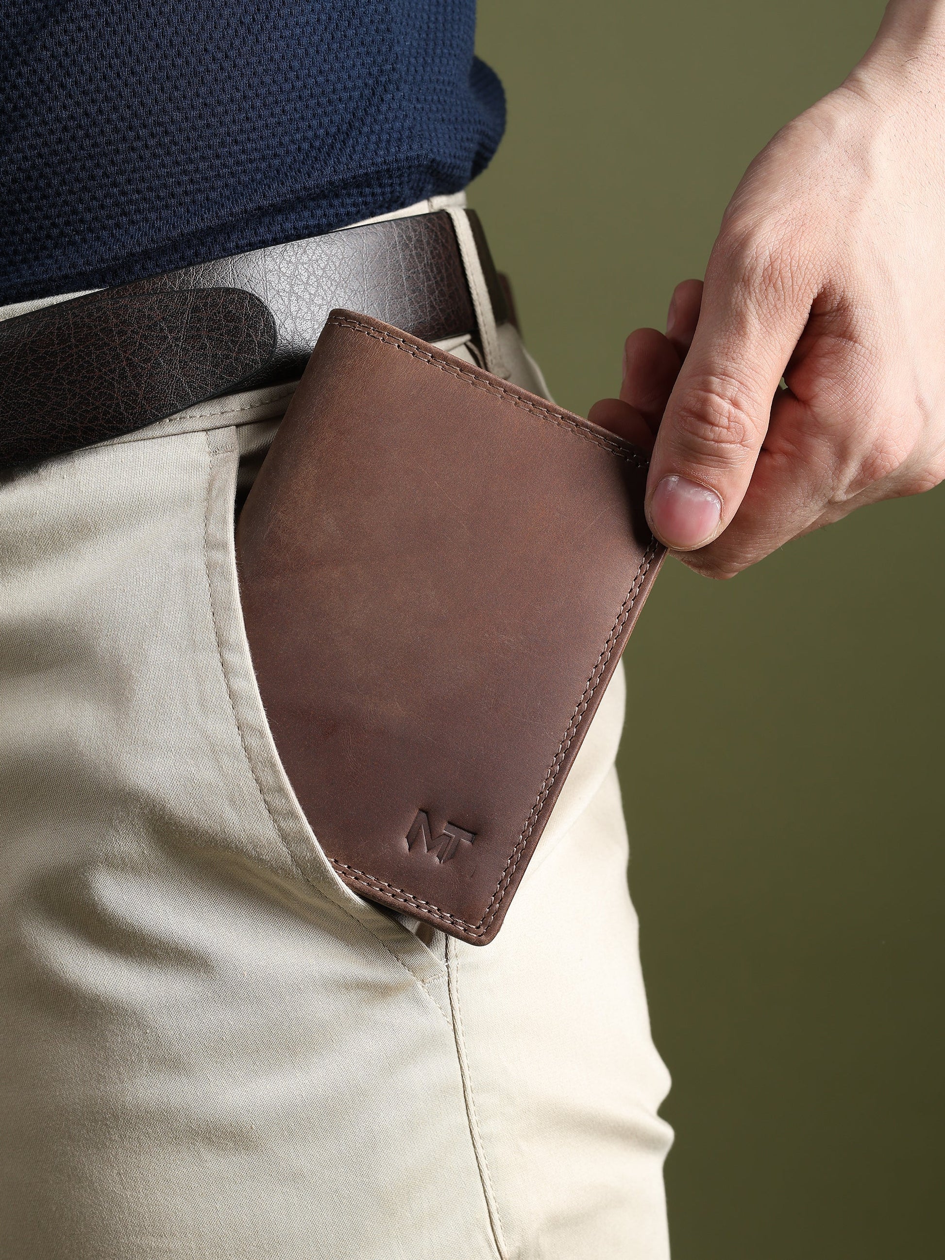 Brown vertical leather men's wallet with logo on front