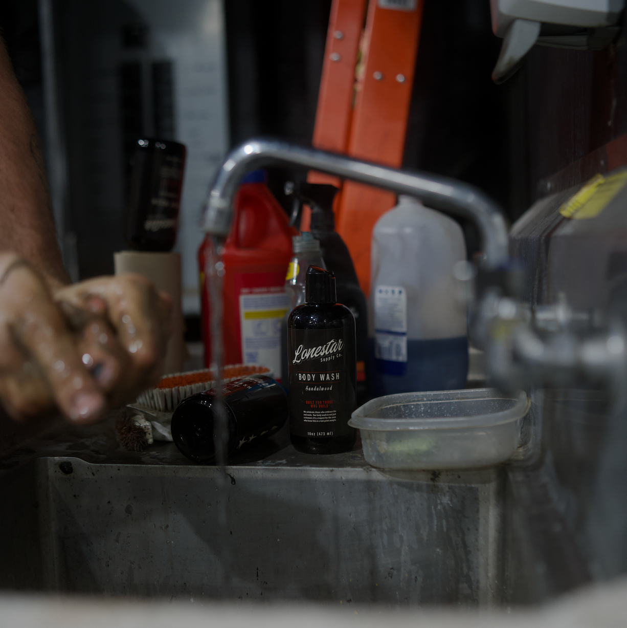 Lonestar™ Heavy-Duty Body Wash – Natural Degreasing Formula (16oz) | Lonestar™ Supply Co - Renee Lane Company