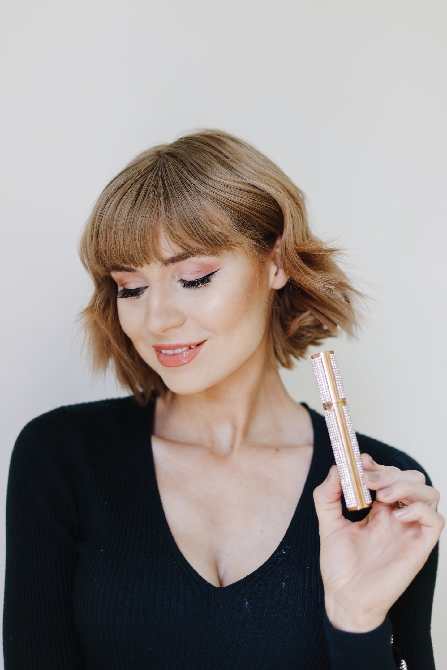 Mega Volume Vegan Mascara Black and Blue – Smudge-Proof with Handmade Diamond Case - Renee Lane Company