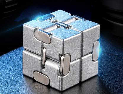 Metal Infinitive Cube - Renee Lane Company