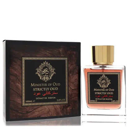 Eau de parfum bottle with gift box, gold cap and pink liquid, 100 ml.