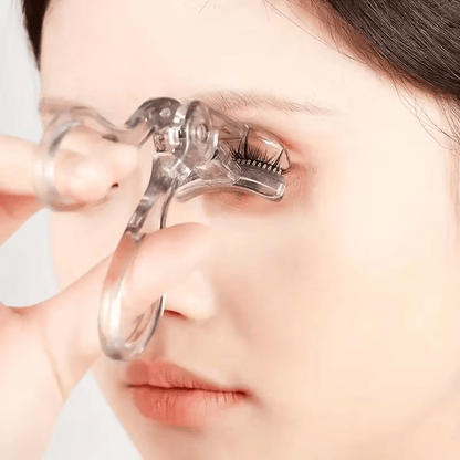 Portable wide-angle eyelash curler with built-in comb - suitable for all eye shapes, easy to use, battery-free, ideal for beginners - Renee Lane Company