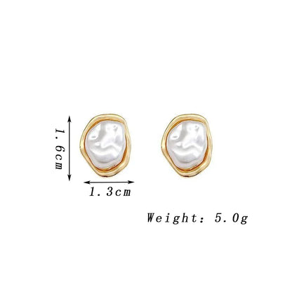 Irregularity Geometric Retro Personality Earrings for Women Golden Metal Imitation Pearl Stud Earrings Party Simple Jewelry Gift