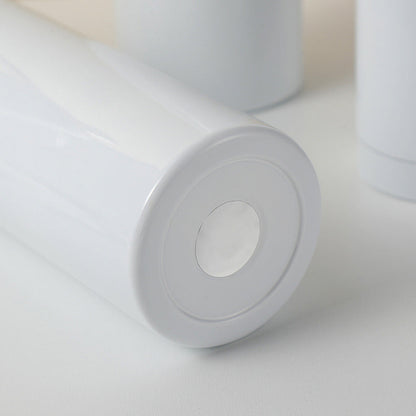 White tumbler bottom with circular silicone non-slip pad