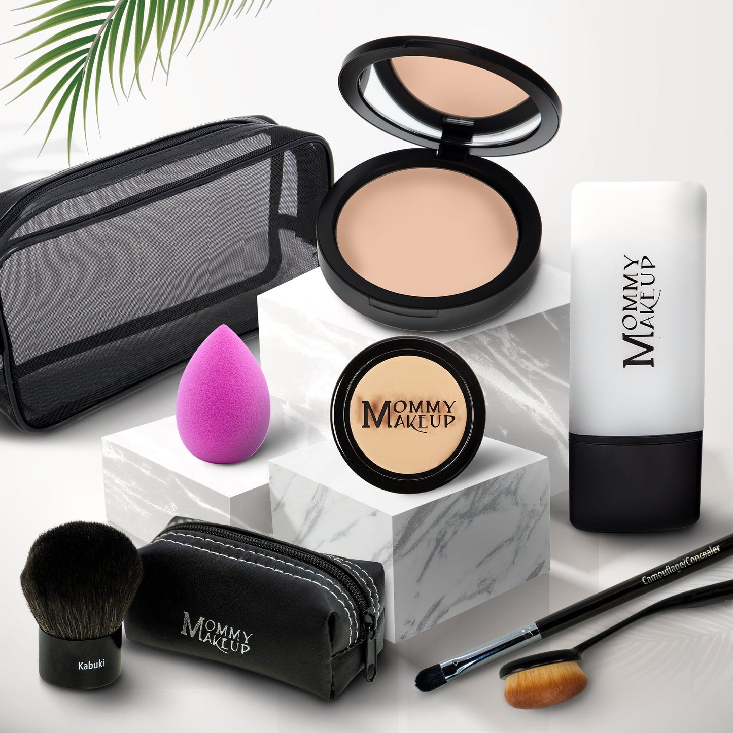 Talc-free foundation & concealer set: light-beige compact, mini jar, sponge, brush, case, tube.