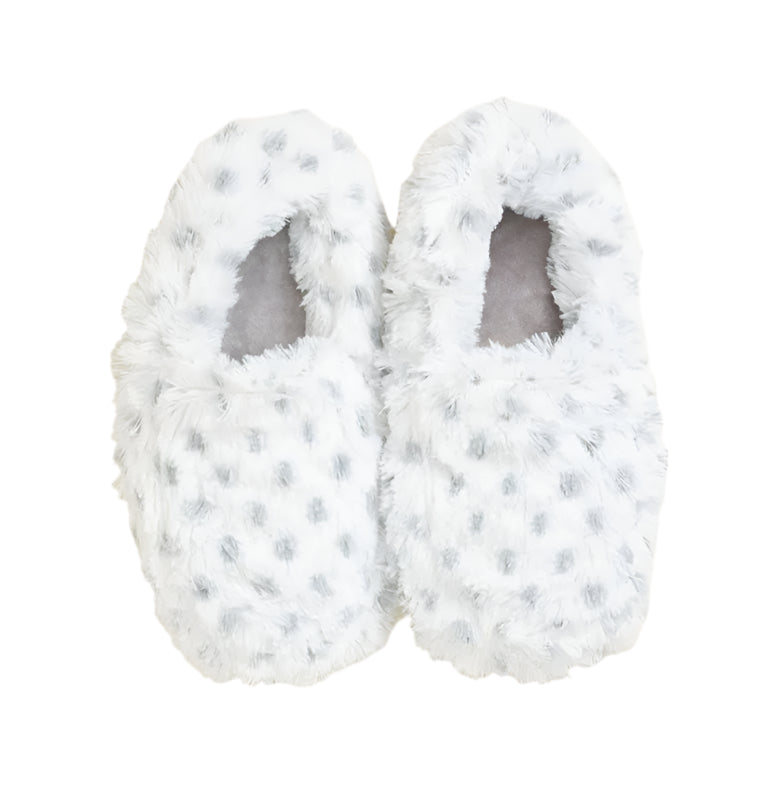 Fuzzy slippers with open toe and light blue dotted pattern on white fabric