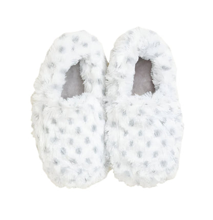 Fuzzy slippers with open toe and light blue dotted pattern on white fabric