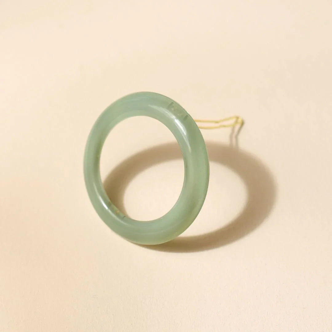 Signature Round Clip
