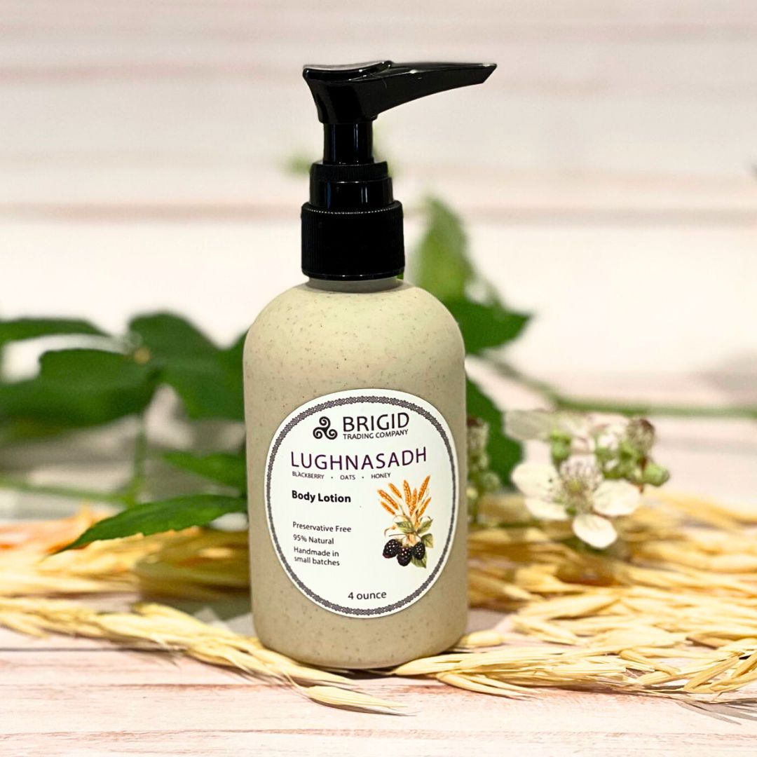 Lughnasadh body lotion bottle, 4 ounce, beige speckled with black pump