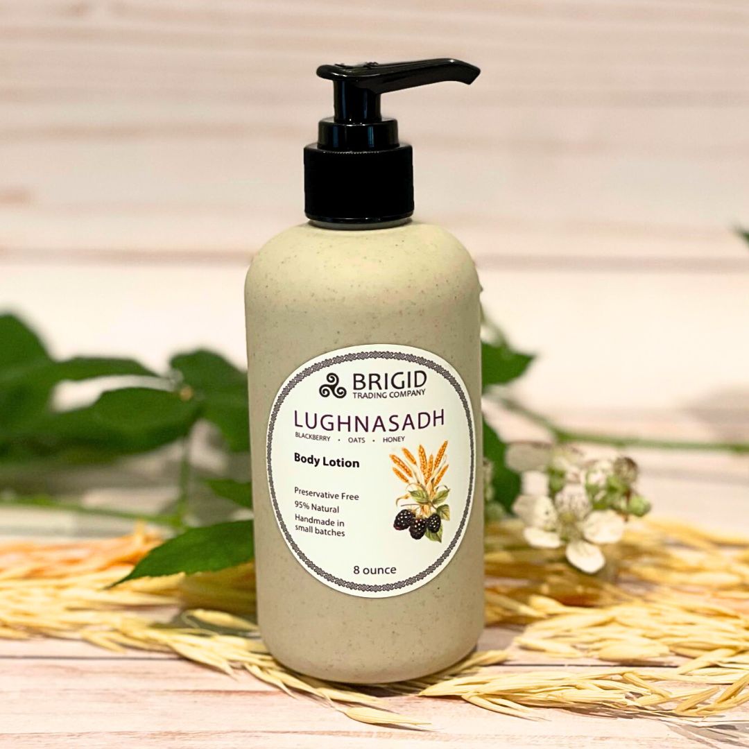 Lughnasadh body lotion bottle, 8 ounce, beige speckled with black pump