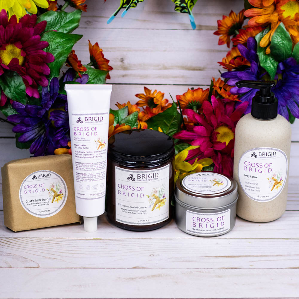 Natural body lotion collection with black-pump bottle and matching travel-size containers