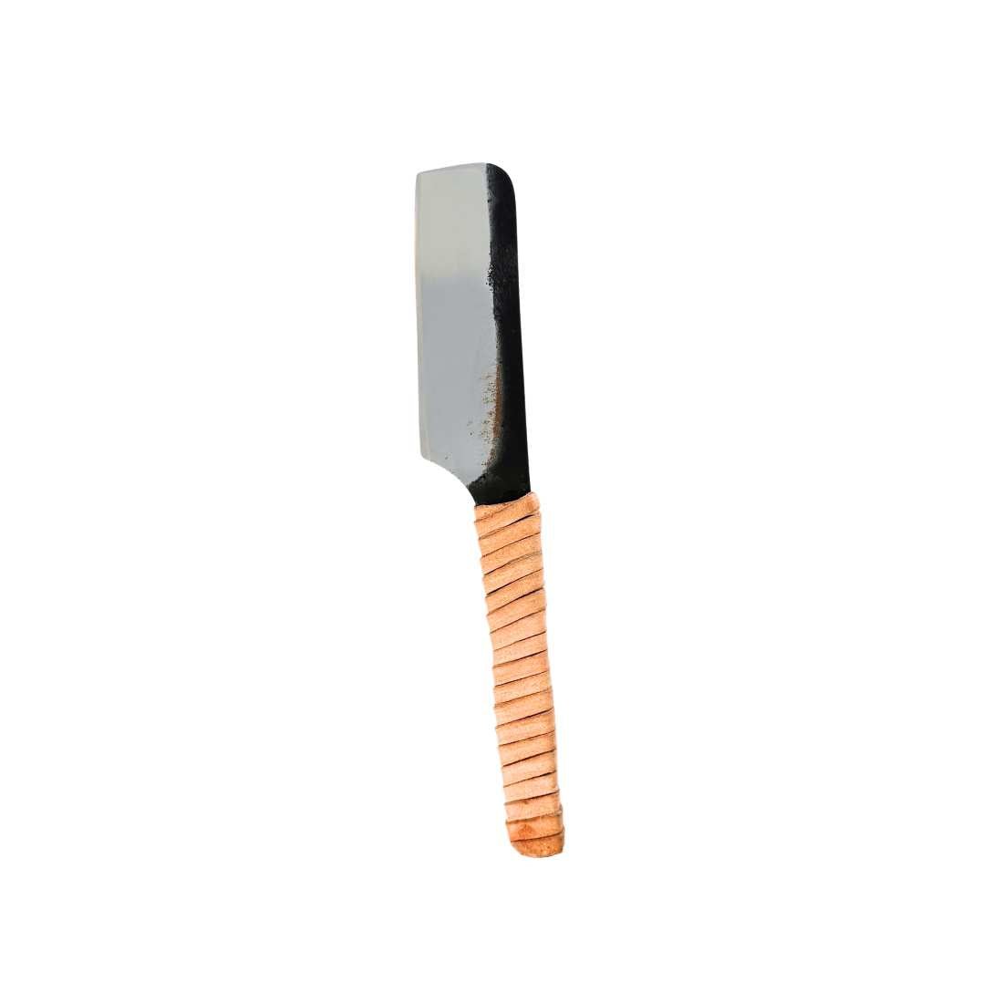 Kamisori straight razor with dark steel blade and ridged wooden handle