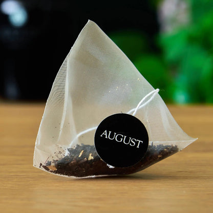 Pyramid tea bag for AUGUST Jet Black roasty coffee black tea