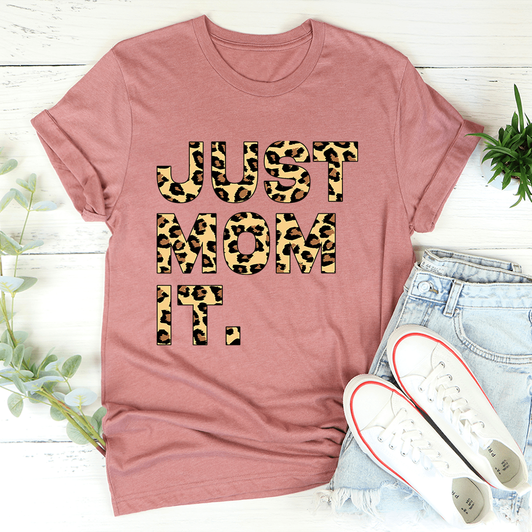 Women's mauve graphic T-shirt with leopard-style 'JUST MOM IT!' print