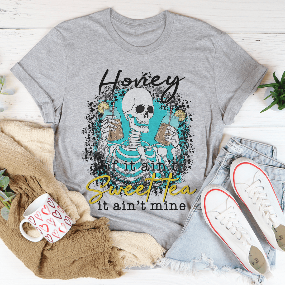 Heather gray T-shirt with skull graphic and 'Sweet tea' slogan front print