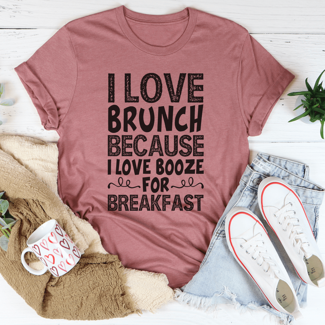 Mauve short-sleeve T-shirt with "I LOVE BRUNCH" typographic graphic