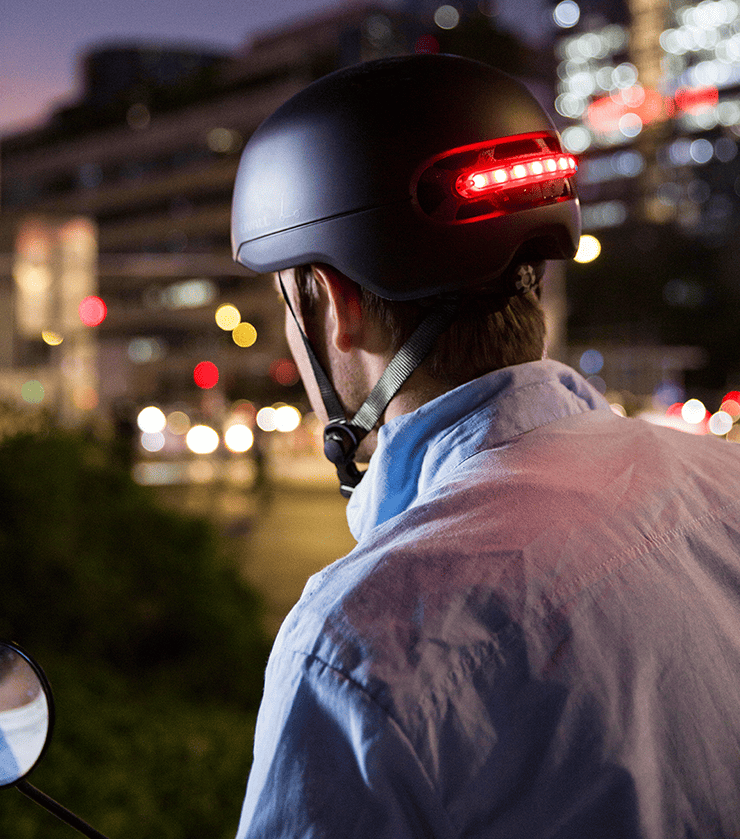 PS-C21 (L60).  Bluetooth helmet for cycling.  Electric motorcycle helmet with a range of 36h, automatic light sensing LED180m,SOS,GPS,3.7V /455mAh, MP3, LED
