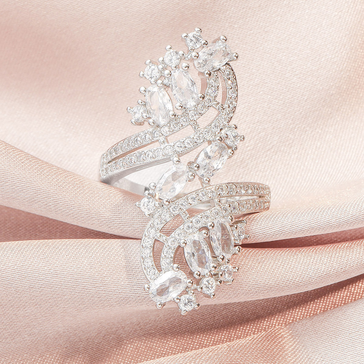 Amethyst zircon openwork band ring with bright stones and silver pavé details