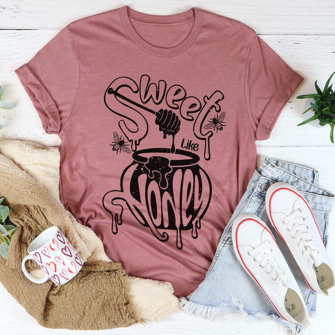 Mauve T-shirt with crew neck and black honey-themed graphic print