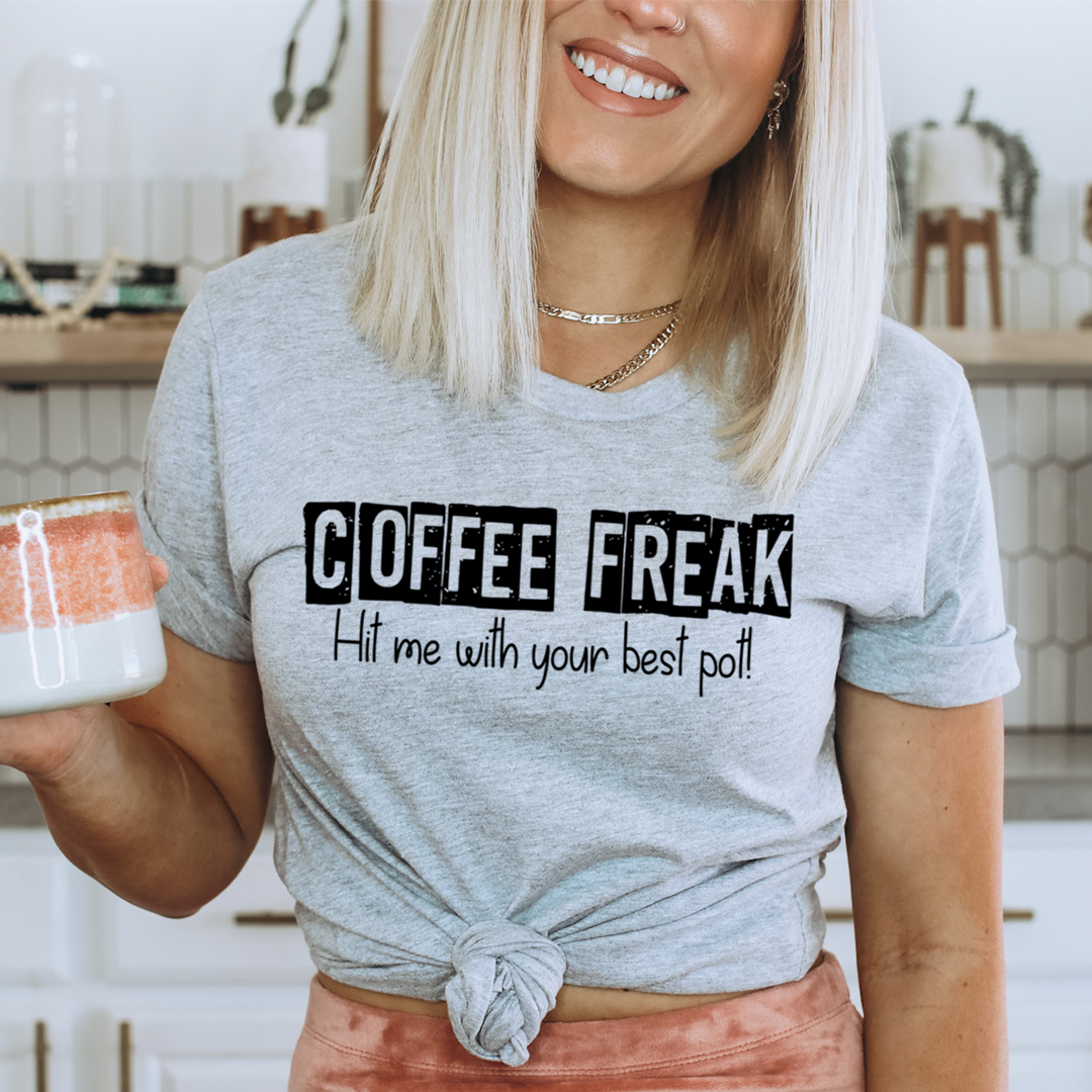 Gray V-neck short-sleeve t-shirt with Coffee Freak print, knot detail at the waist