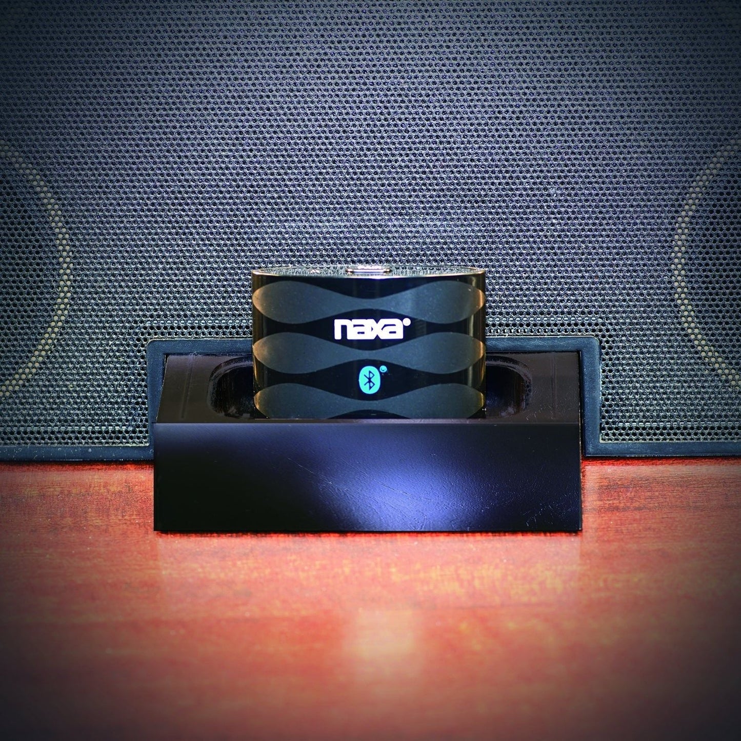 Naxa Wireless Audio Adapter with Bluetooth for iPod and iPhone Dock Connectors