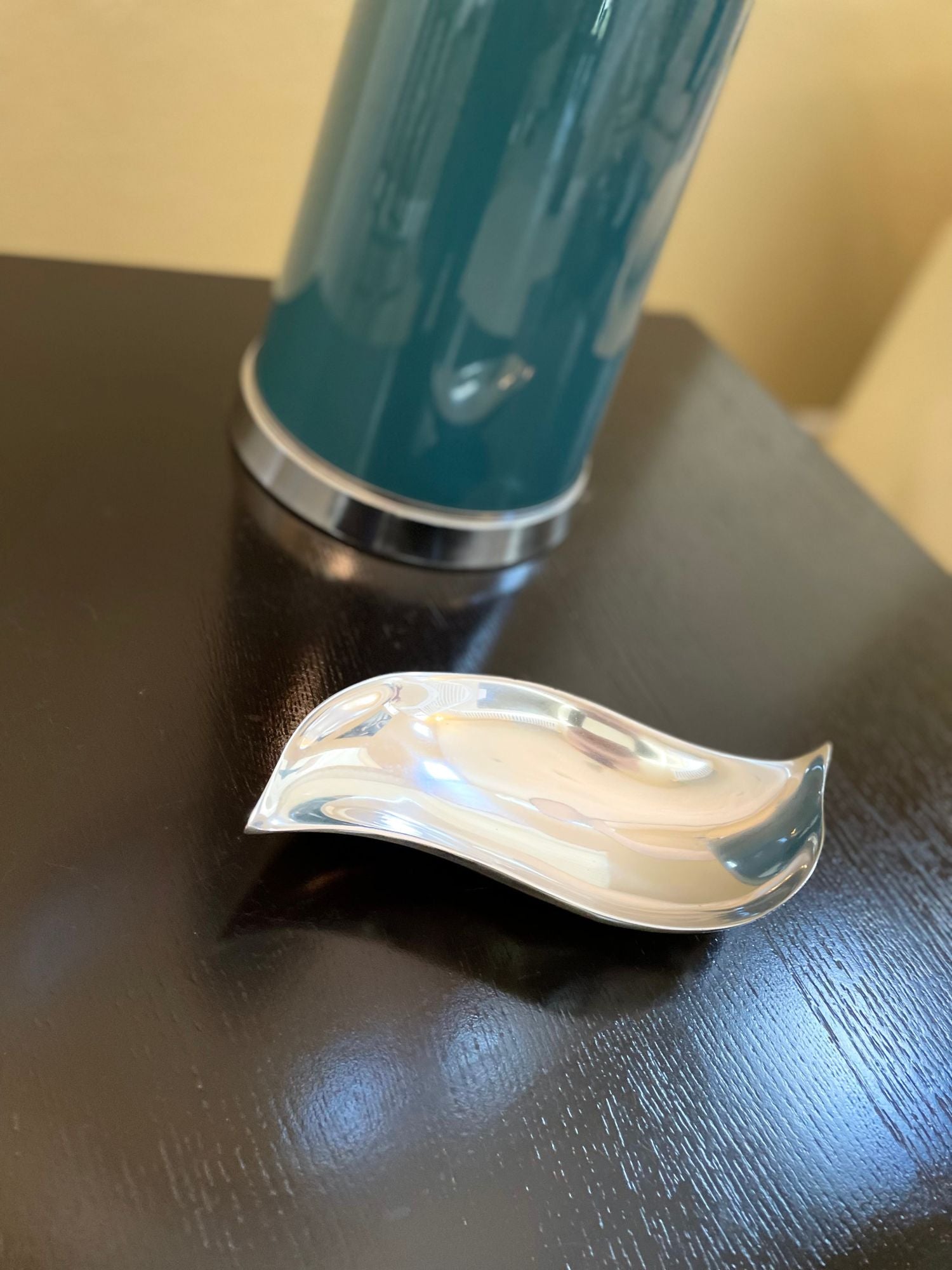 Wavy snack nut bowl, reflective silver aluminum dish