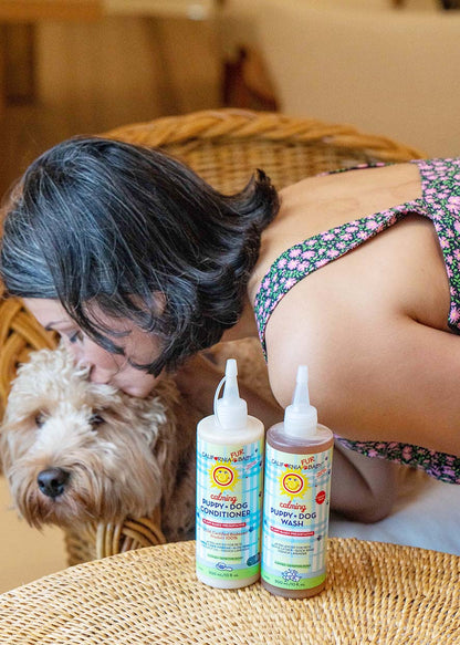 Calming puppy and dog wash and conditioner bottles with nozzle applicators