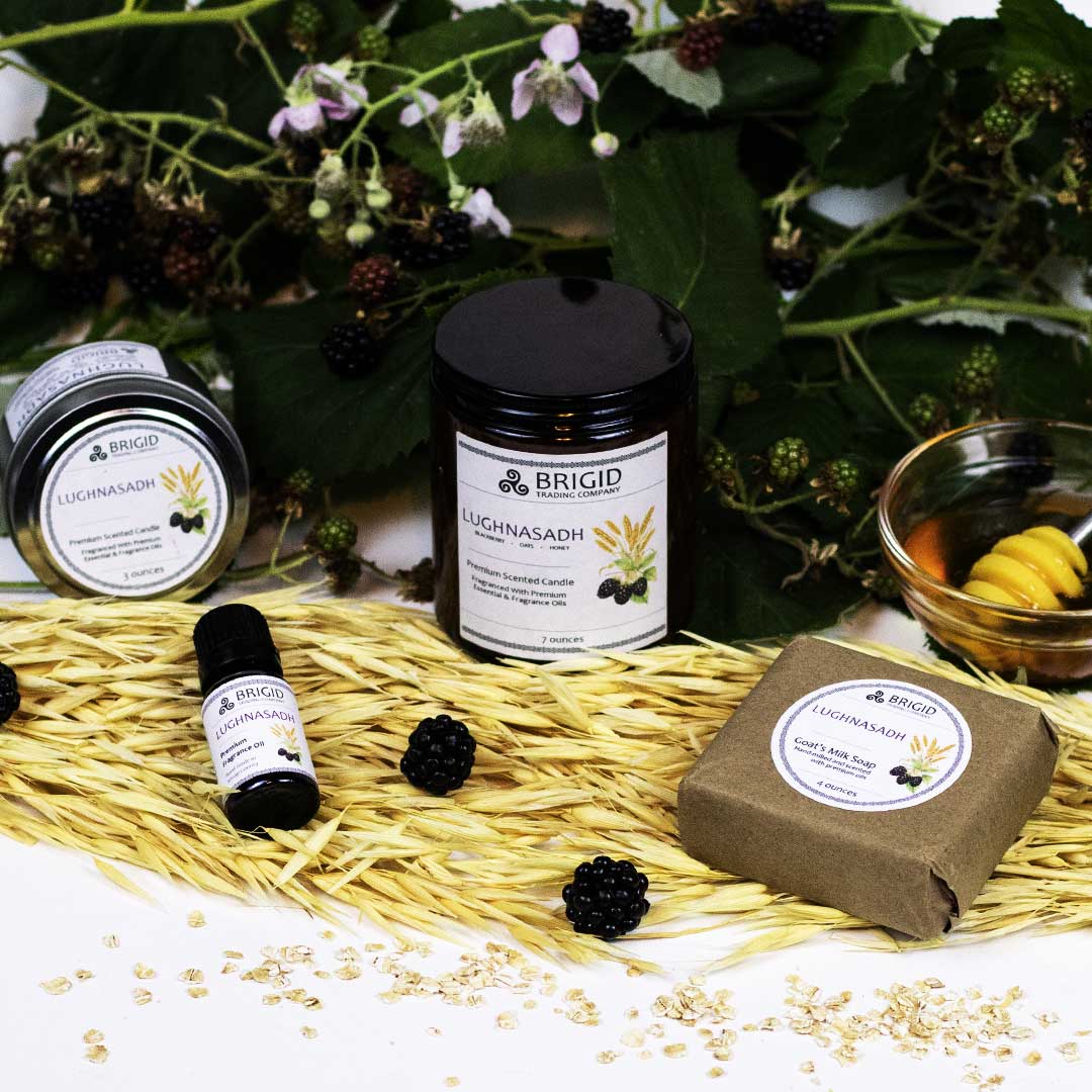Natural fragrance roller in glass with circular tin lid and label, on straw