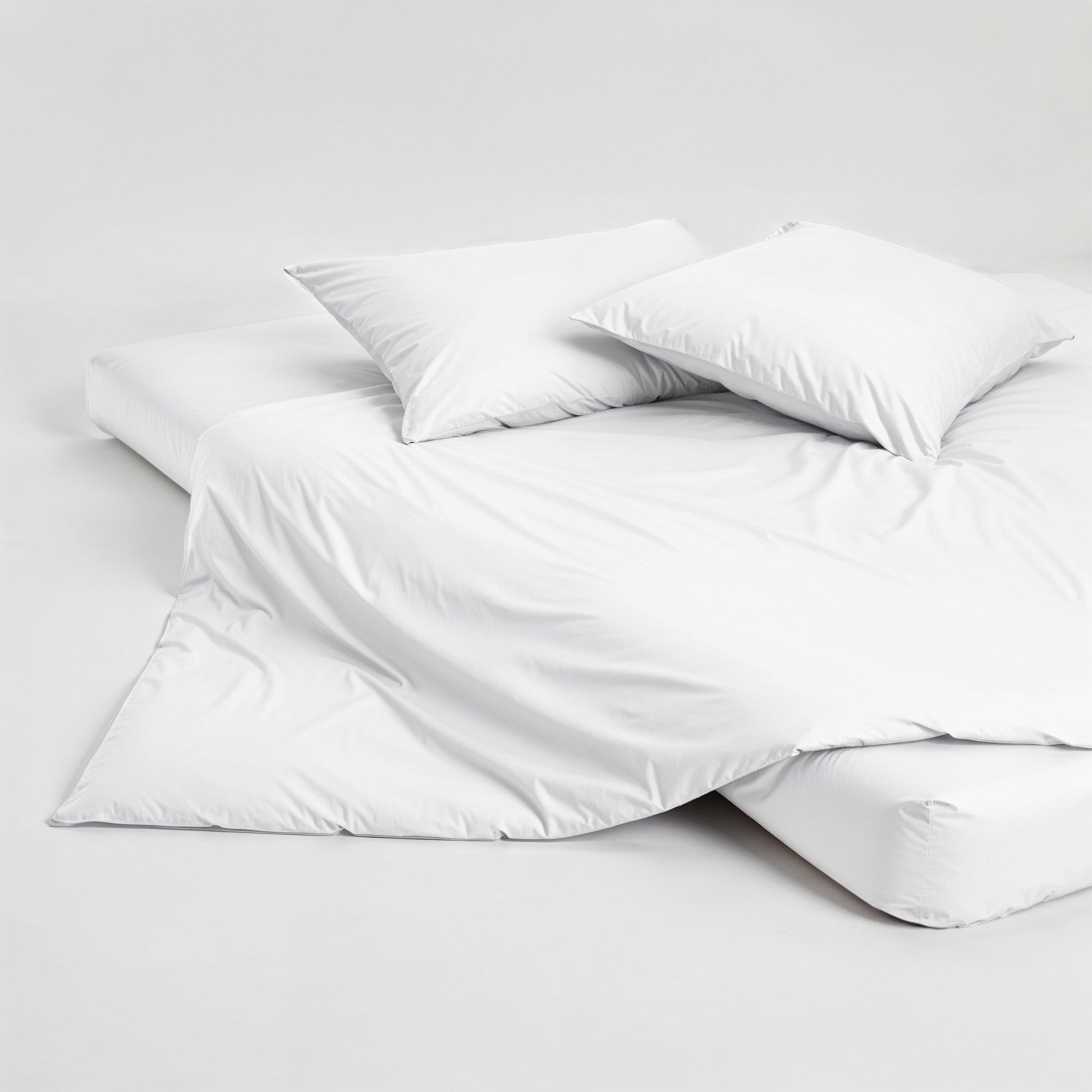 Sateen duvet cover, white with smooth satin-like sheen