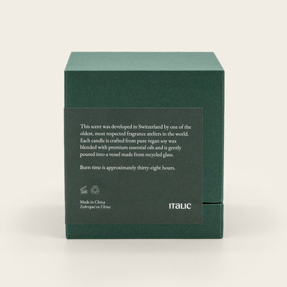 Green candle gift box with "Made in China" and italic logo