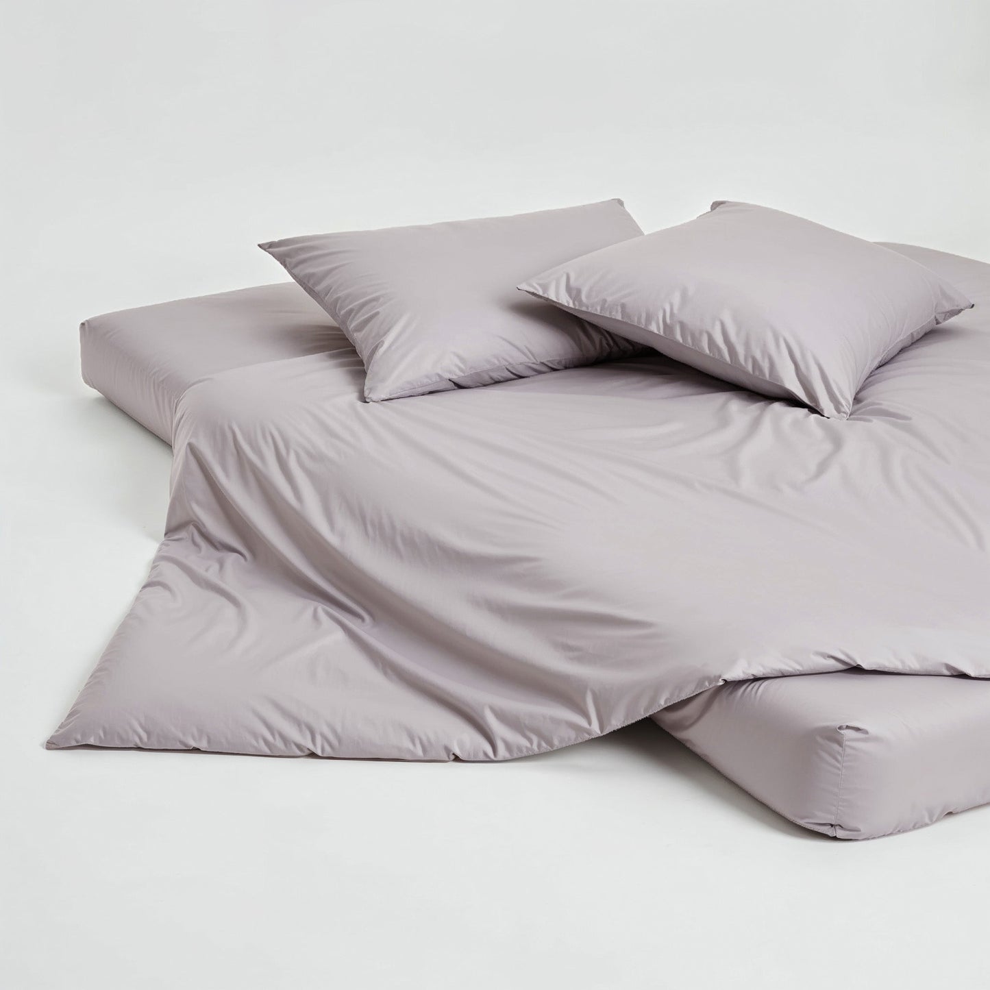 Sateen duvet cover, pale lilac with smooth satin-like fabric finish
