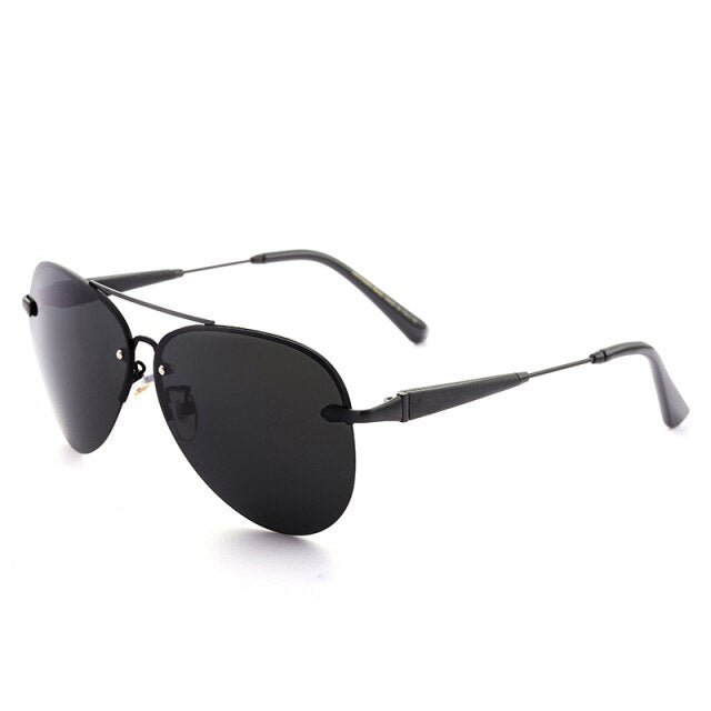 Men’s sunglasses with dark lenses and black arms, silver bridge