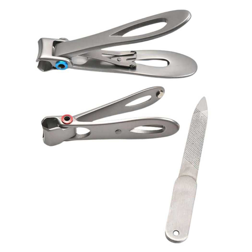 Razor set with two safety razors and one straight razor blade