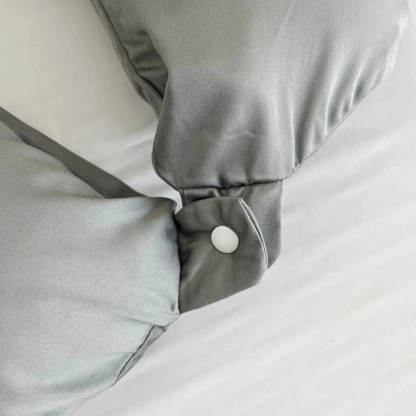 Cooling bamboo viscose travel pillowcase, dark gray, snap closure at corner