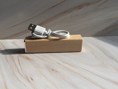 Square Tube Maple Power Bank – Compact 2200mAh Charger